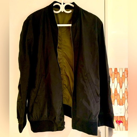 REVERSIBLE JACKET BLACK & OLIVE - Picture 1 of 2